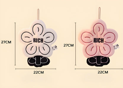 Blomformad Handduk - Broderad Koralltyg